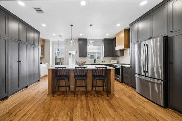 217 W 24th Street, Houston, TX 77008