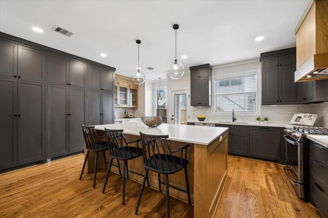 217 W 24th Street, Houston, TX 77008