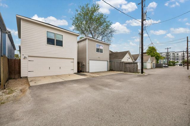 217 W 24th Street, Houston, TX 77008