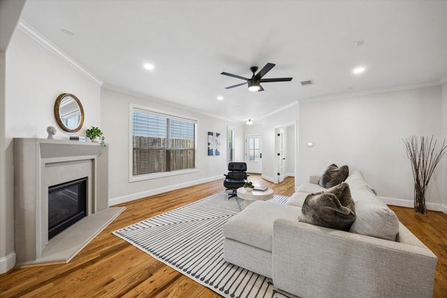 217 W 24th Street, Houston, TX 77008