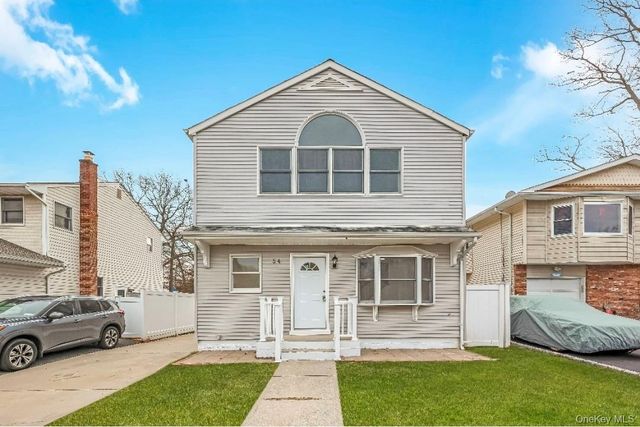 54 5th Street, Ronkonkoma, NY 11779
