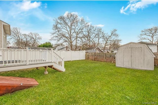 54 5th Street, Ronkonkoma, NY 11779