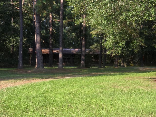 136 County Road 2312, Dayton, TX 77535