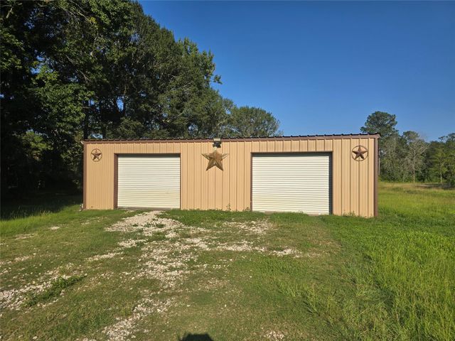 136 County Road 2312, Dayton, TX 77535
