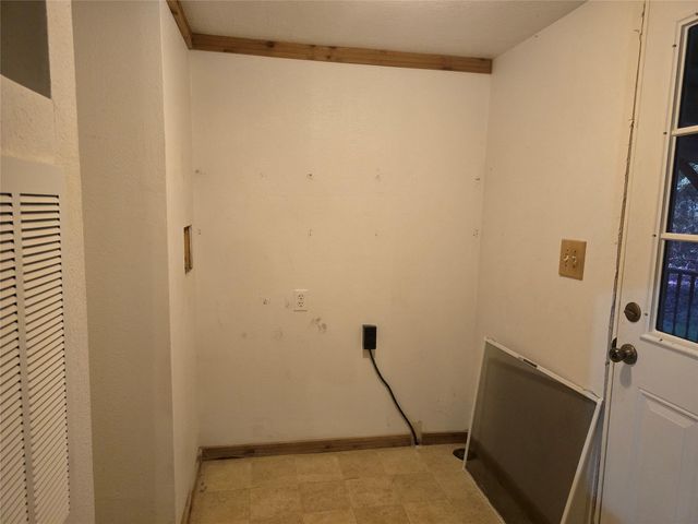 136 County Road 2312, Dayton, TX 77535