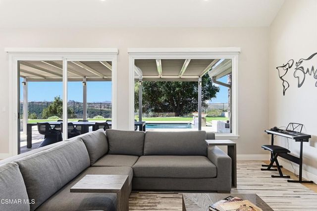 2103 Valleyfield Avenue, Thousand Oaks, CA 91360