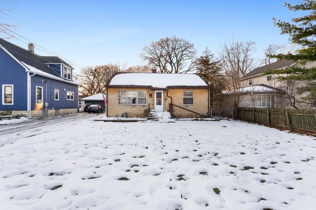 121 N May Street, Joliet, IL 60435