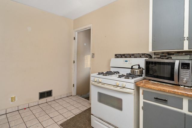 121 N May Street, Joliet, IL 60435