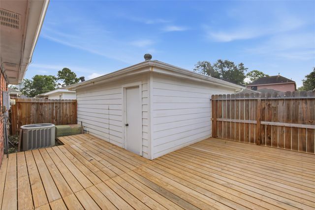 3209 Continental Drive, Missouri City, TX 77459