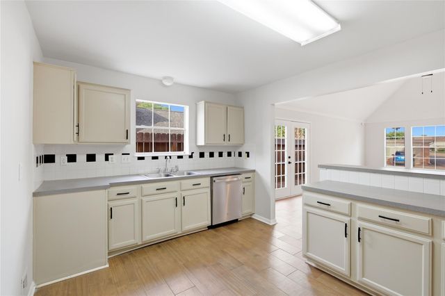 3209 Continental Drive, Missouri City, TX 77459