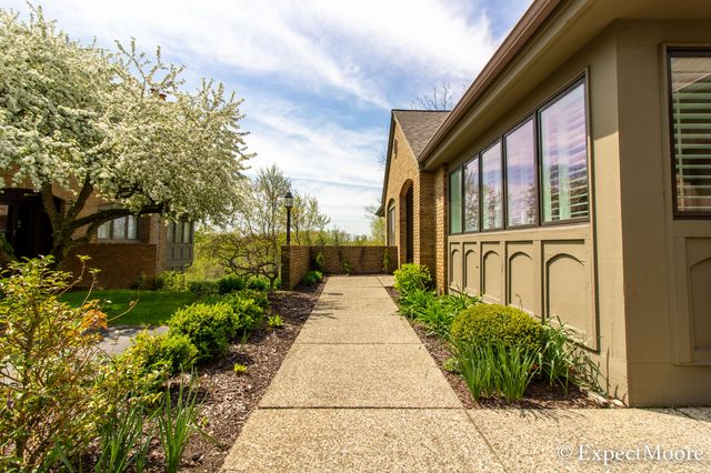 632 Cascade Hills Ridge SE, Grand Rapids, MI 49546