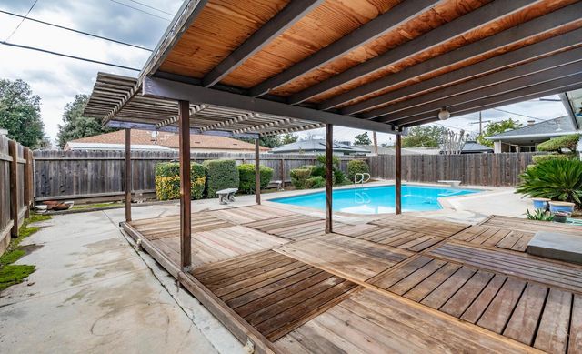 4365 N 5th Street, Fresno, CA 93726