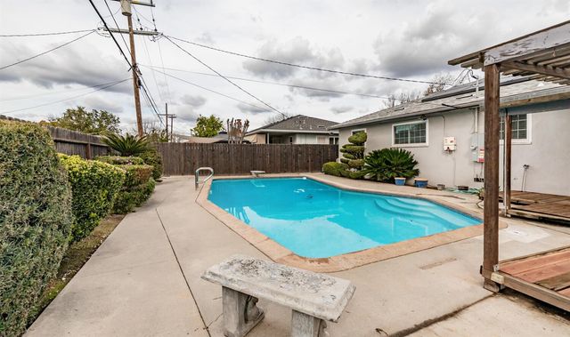 4365 N 5th Street, Fresno, CA 93726