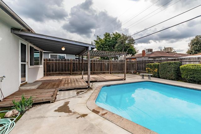 4365 N 5th Street, Fresno, CA 93726