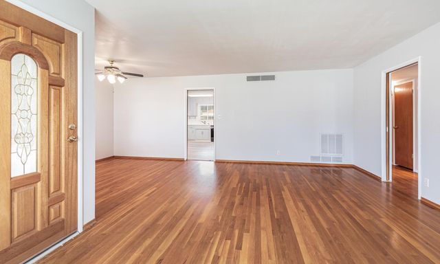 4365 N 5th Street, Fresno, CA 93726