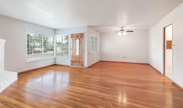 4365 N 5th Street, Fresno, CA 93726