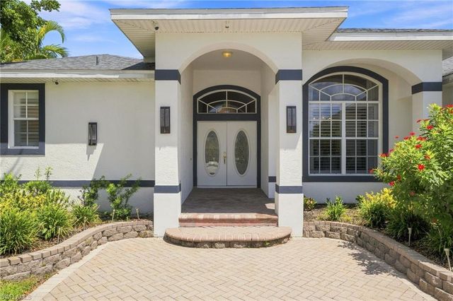 2059 Ottersrest LN, Cape Coral, FL 33990
