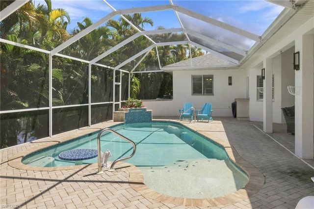 2059 Ottersrest LN, Cape Coral, FL 33990