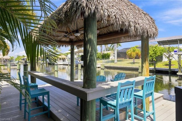 2059 Ottersrest LN, Cape Coral, FL 33990