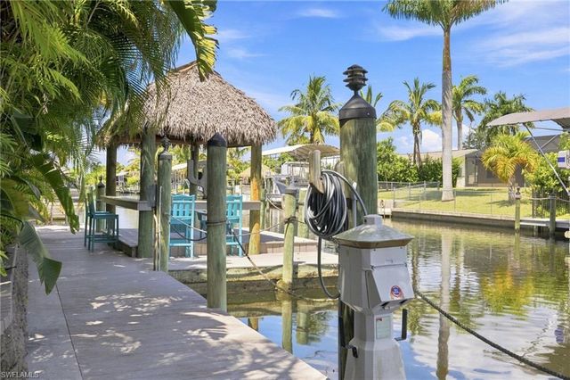 2059 Ottersrest LN, Cape Coral, FL 33990