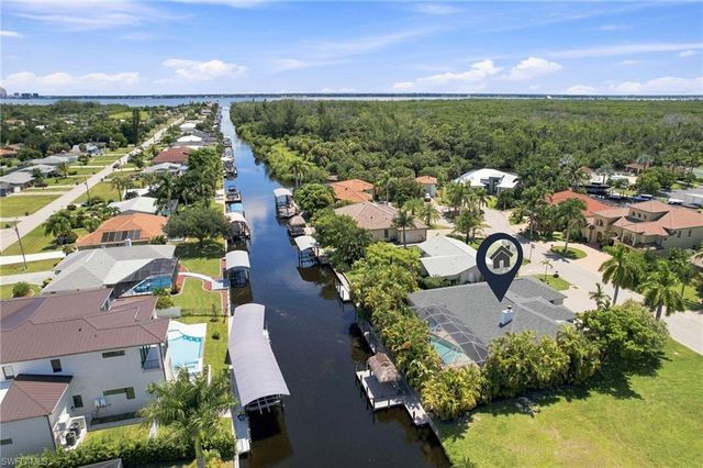 2059 Ottersrest LN, Cape Coral, FL 33990