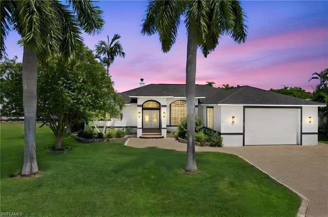 2059 Ottersrest LN, Cape Coral, FL 33990
