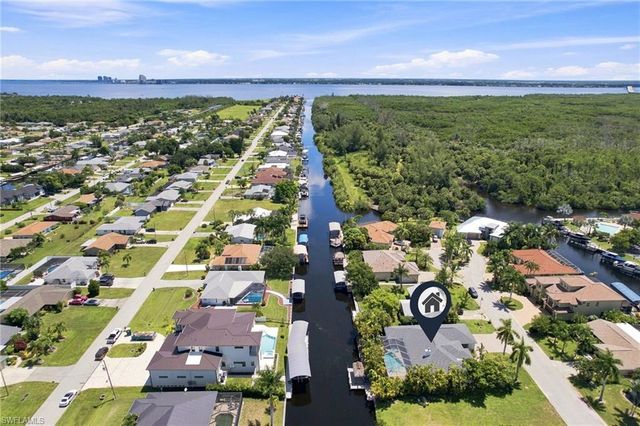 2059 Ottersrest LN, Cape Coral, FL 33990