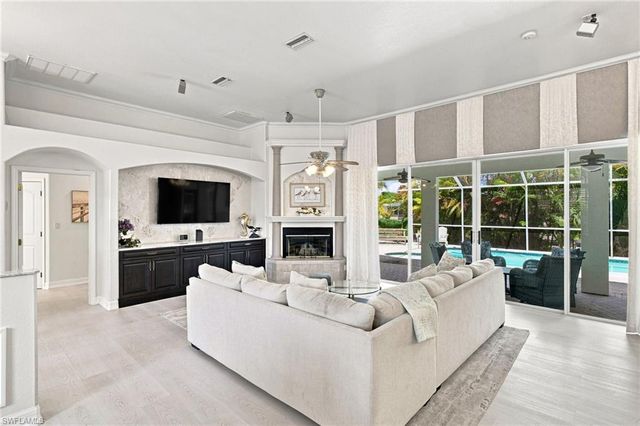 2059 Ottersrest LN, Cape Coral, FL 33990