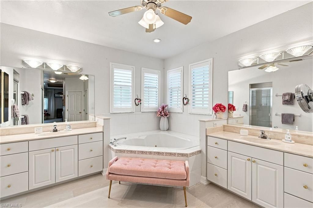 Image 15 of property listing at 2059 Ottersrest LN, Cape Coral, FL 33990