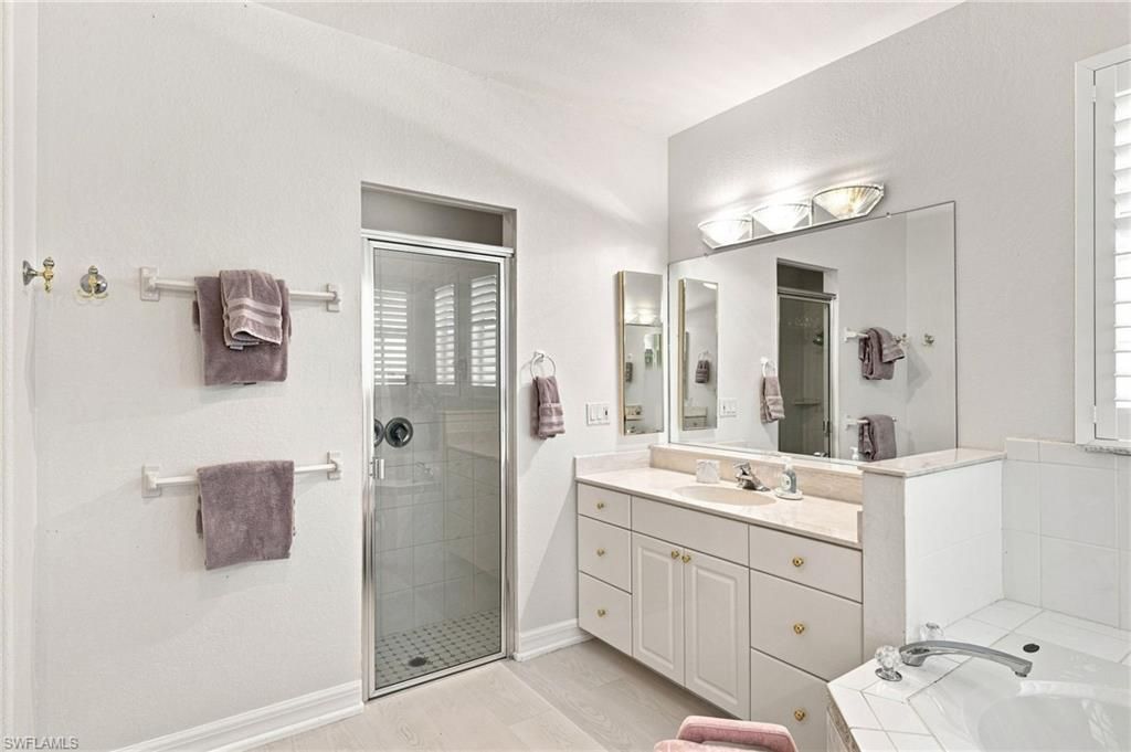 Image 16 of property listing at 2059 Ottersrest LN, Cape Coral, FL 33990