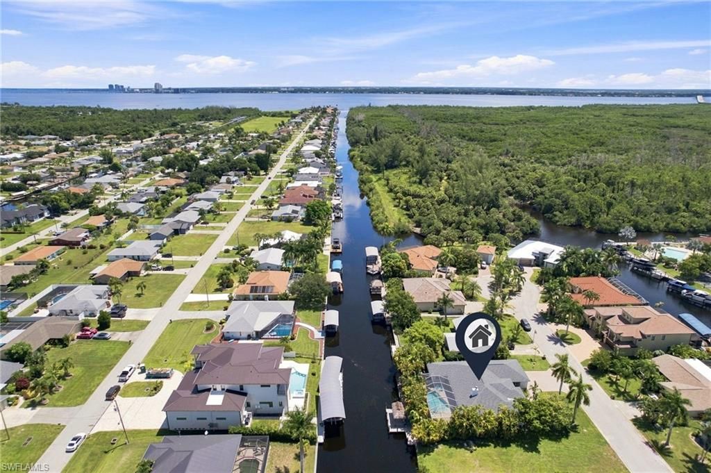 Image 33 of property listing at 2059 Ottersrest LN, Cape Coral, FL 33990