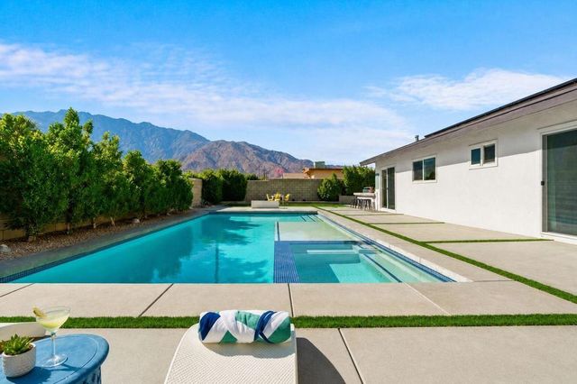 359 W Bon Air Drive, Palm Springs, CA 92262