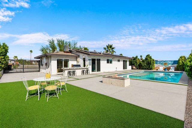 359 W Bon Air Drive, Palm Springs, CA 92262
