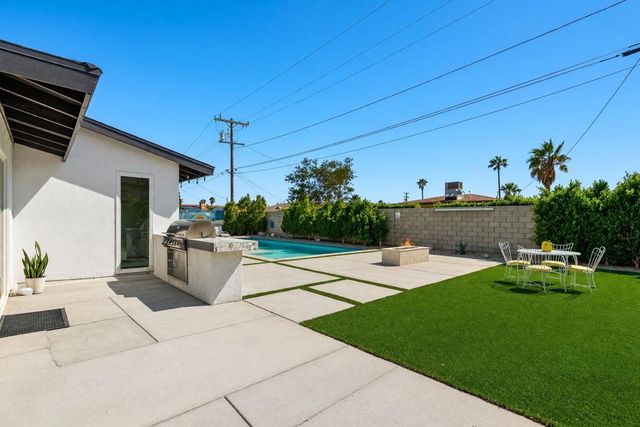 359 W Bon Air Drive, Palm Springs, CA 92262