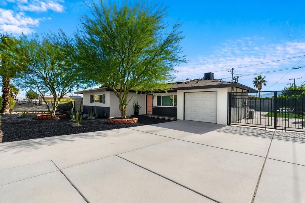359 W Bon Air Drive, Palm Springs, CA 92262