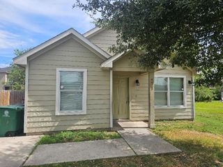 4411 Mckinley Street, Houston, TX 77051