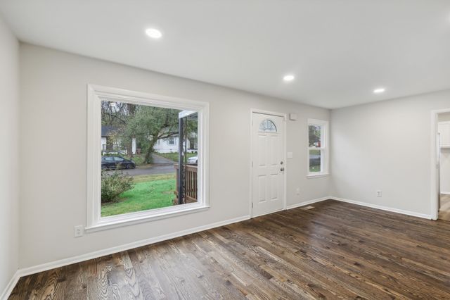 56 Creighton Ave, Nashville, TN 37206
