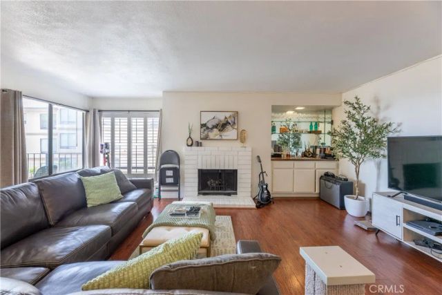 2722 20th, Signal Hill, CA 90755