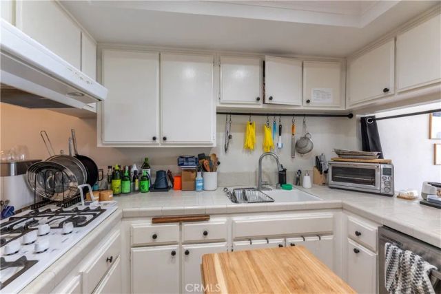 2722 20th, Signal Hill, CA 90755