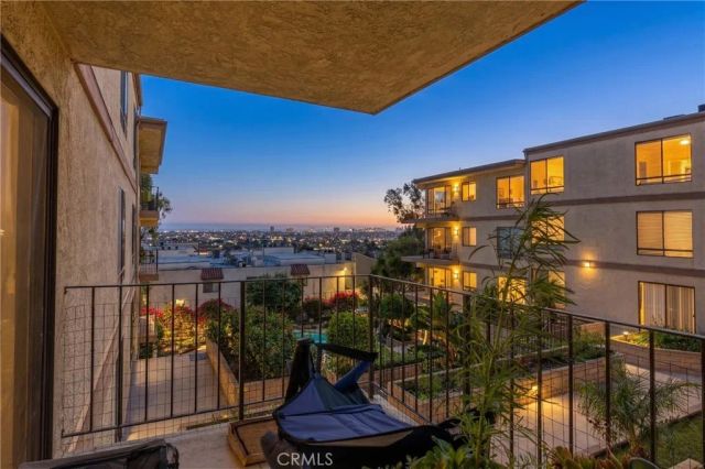 2722 20th, Signal Hill, CA 90755