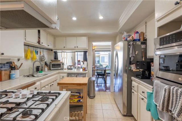 2722 20th, Signal Hill, CA 90755