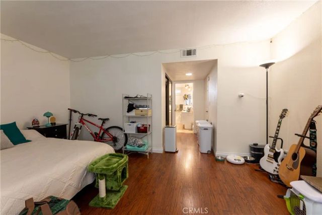 2722 20th, Signal Hill, CA 90755