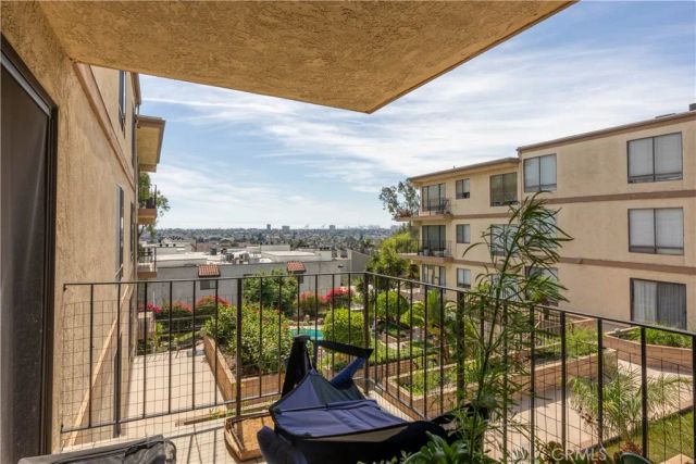 2722 20th, Signal Hill, CA 90755