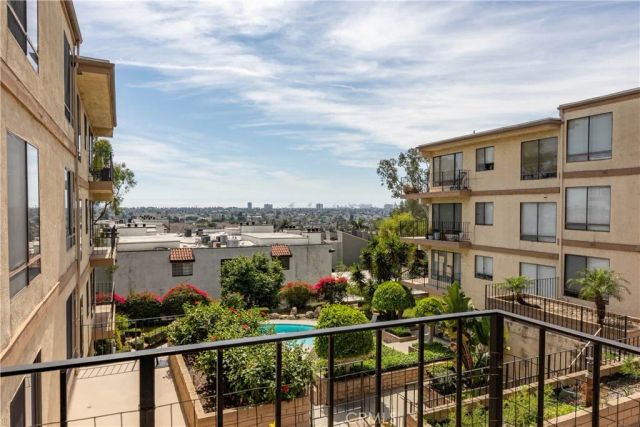 2722 20th, Signal Hill, CA 90755