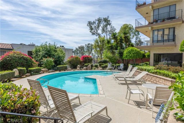 2722 20th, Signal Hill, CA 90755