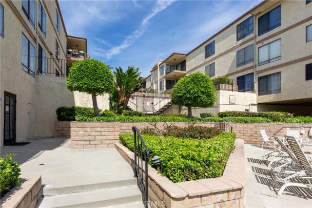 2722 20th, Signal Hill, CA 90755