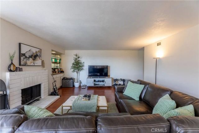 2722 20th, Signal Hill, CA 90755
