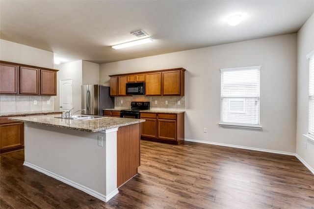 2903 Castlebend Drive, Seagoville, TX 75159