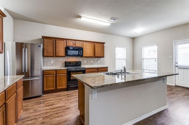 2903 Castlebend Drive, Seagoville, TX 75159