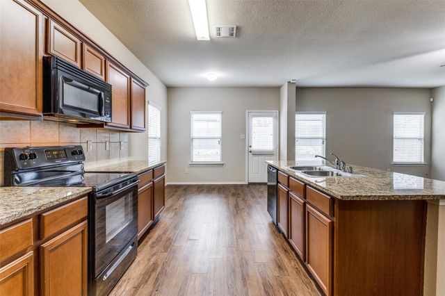 2903 Castlebend Drive, Seagoville, TX 75159